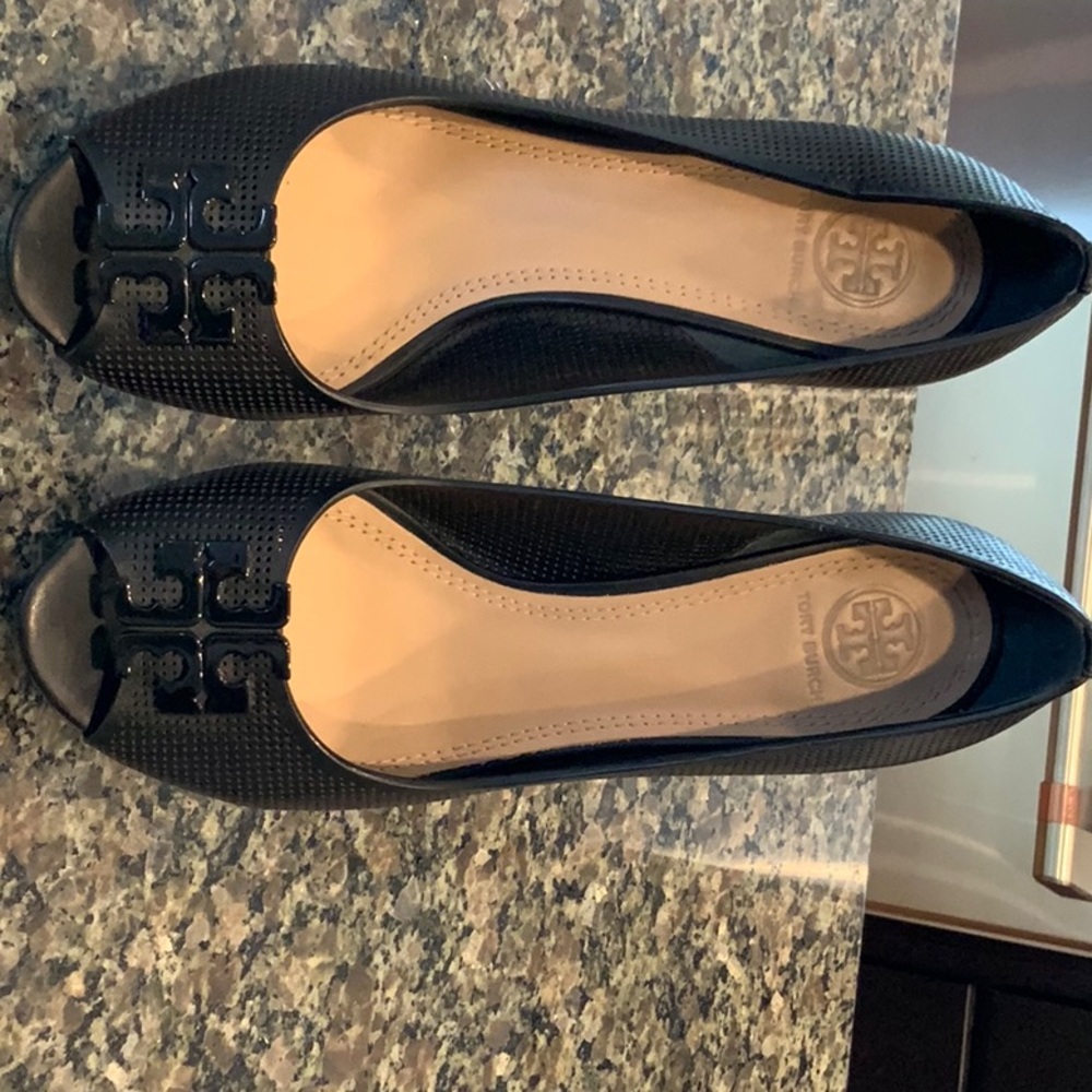 Tory Burch classic wedge.  In very good condition with minimal wear.